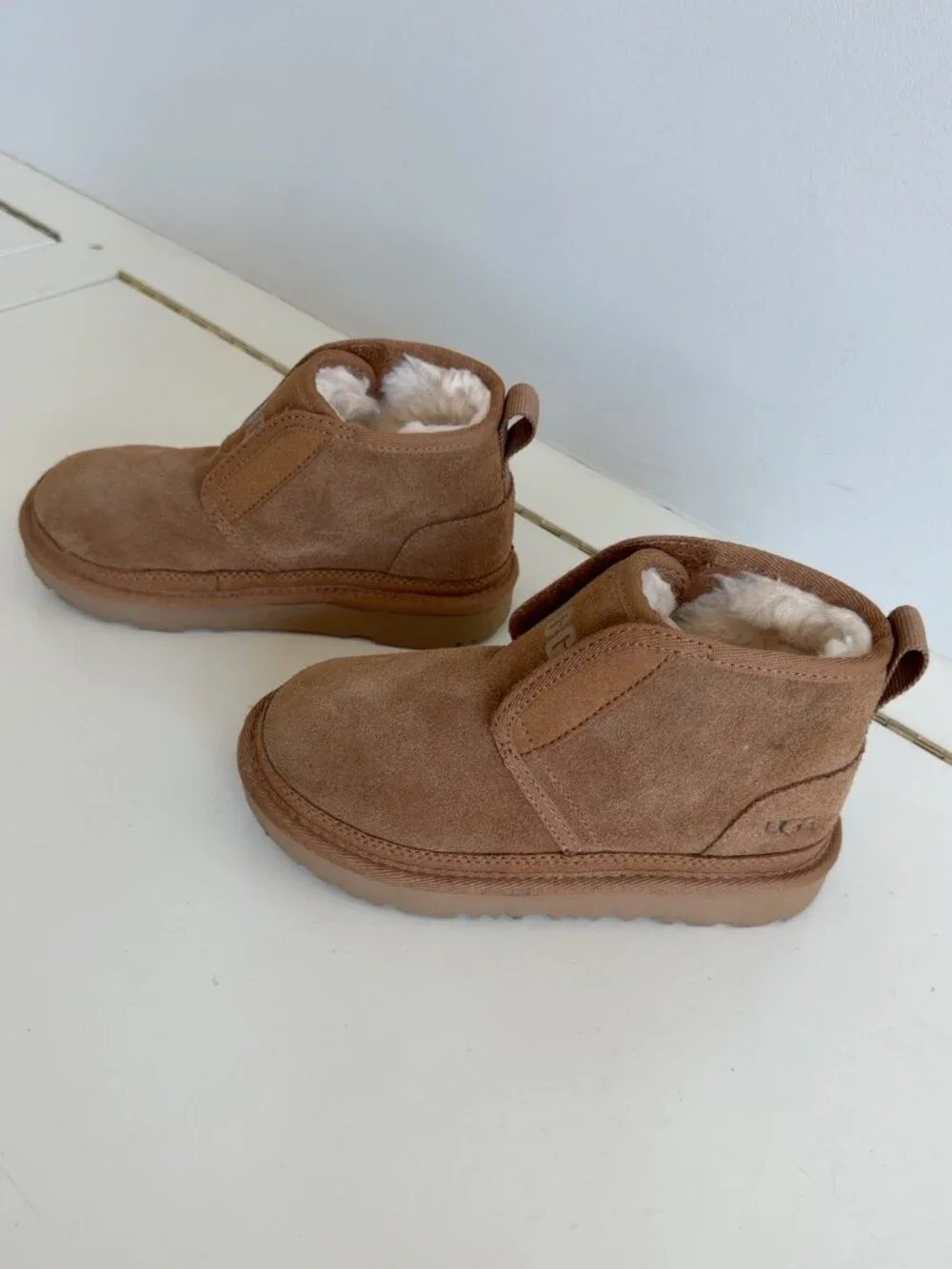 UGG Neumel EZ-Fit Chestnut Suede Shearling Boots Kids Size 12